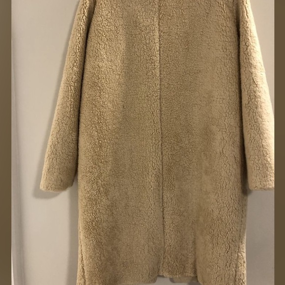 Brand new, tag on it, plush coat. - Picture 3 of 3